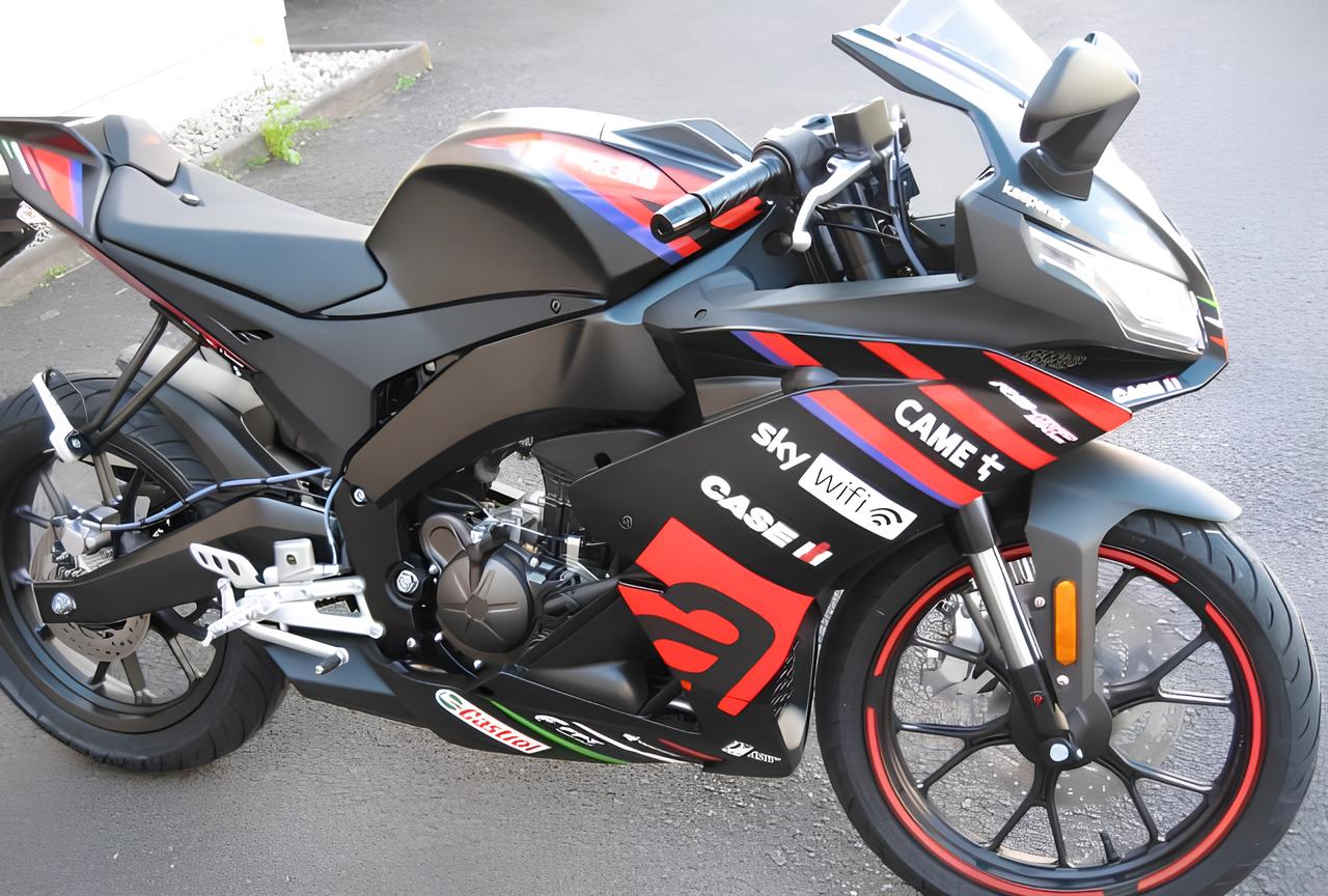 F&T Fahrzeug-Technik GmbH - Ihr Motorradhändler und Motorradwerkstatt in Freital, Dresden, Sachsen und deutschlandweit - RS 125 Replica ABS