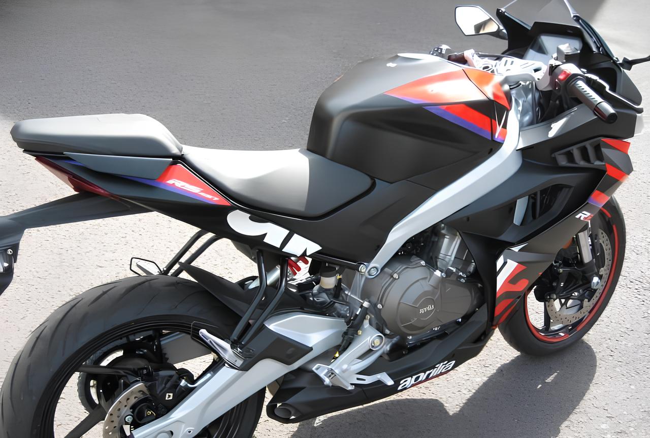 F&T Fahrzeug-Technik GmbH - Ihr Motorradhändler und Motorradwerkstatt in Freital, Dresden, Sachsen und deutschlandweit - RS 457