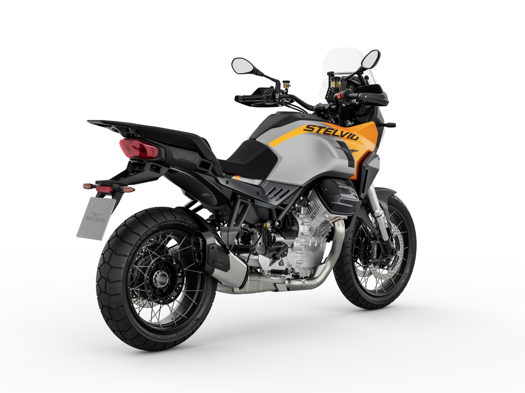 F&T Fahrzeug-Technik GmbH - Ihr Motorradhändler und Fachwerkstatt in Freital, Dresden, Sachsen und deutschlandweit - Moto Guzzi Stelvio  Ansicht hinten rechts