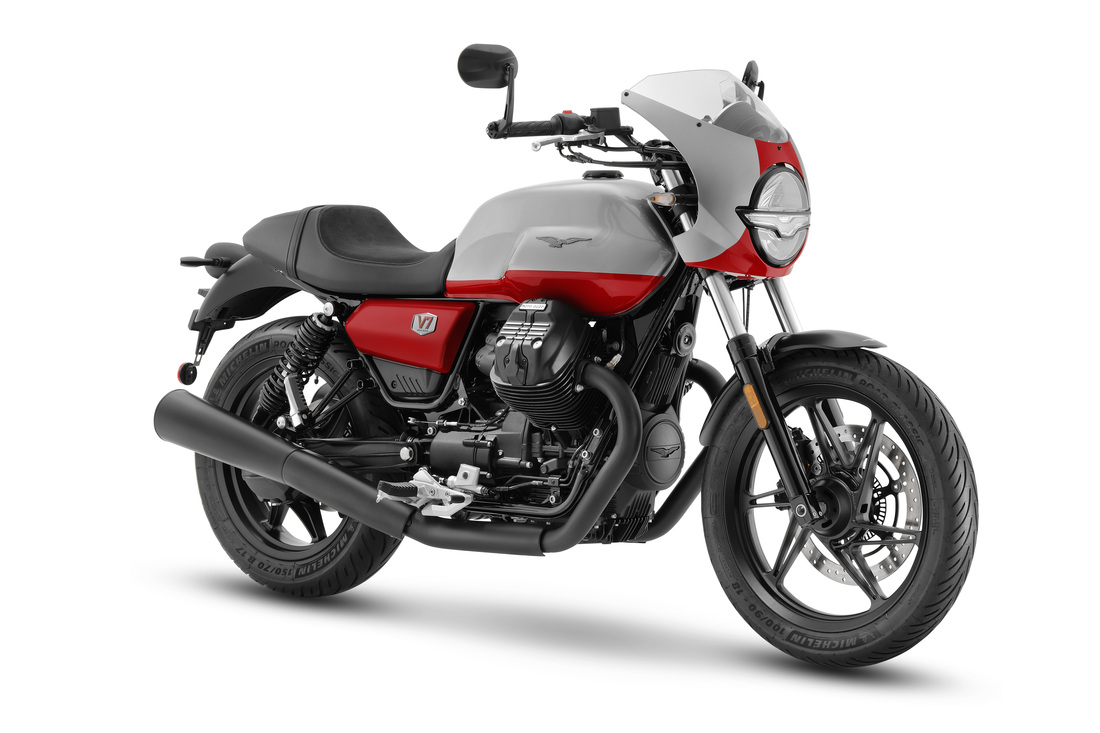 F&T Fahrzeug-Technik GmbH - Ihr Motorradhändler und Fachwerkstatt in Freital, Dresden, Sachsen und deutschlandweit - Moto Guzzi V7 Stone Corsa - Ansicht vorn rechts