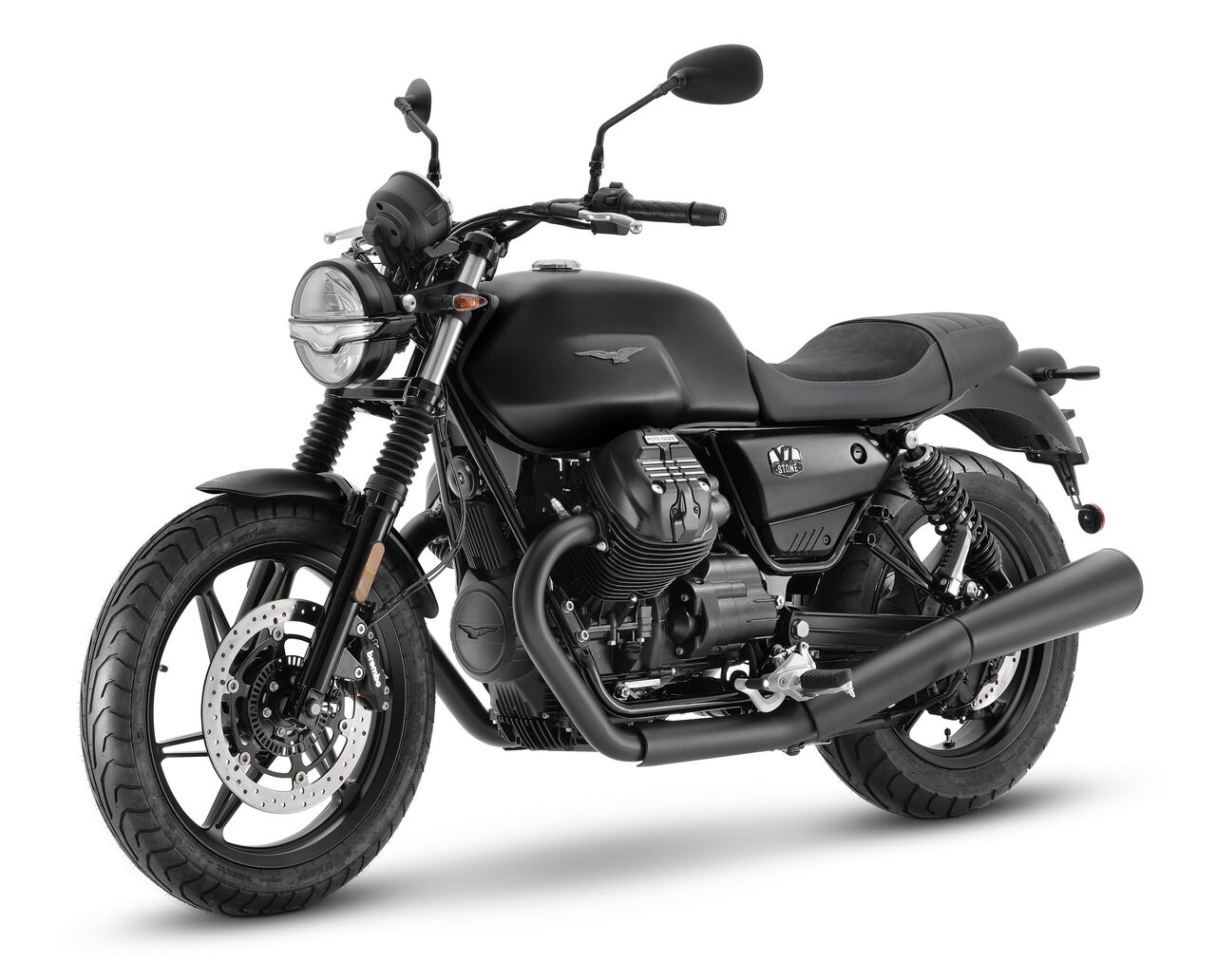 F&T Fahrzeug-Technik GmbH - Ihr Motorradhändler und Fachwerkstatt in Freital, Dresden, Sachsen und deutschlandweit - Moto Guzzi V7 Stone - Ansicht vorn schräg